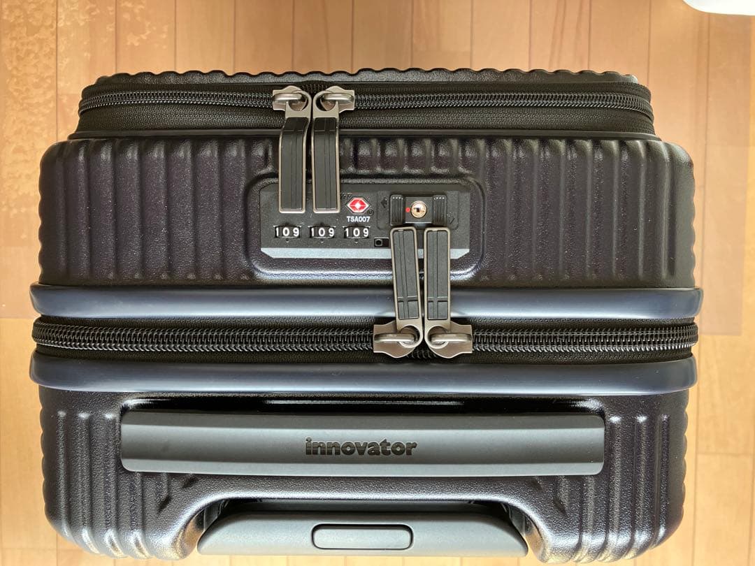 イノベーター　スーツケース　ダークネイビー　38L 機内持ち込み可