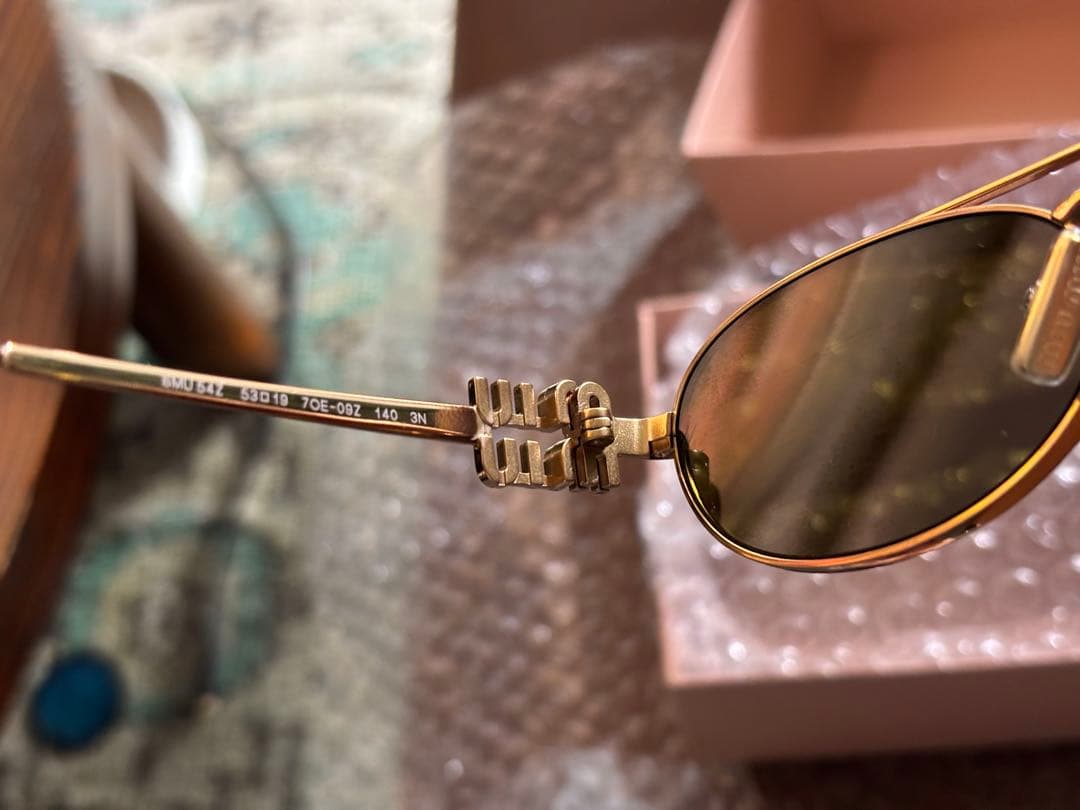 miu miu オーバルフレームサングラス