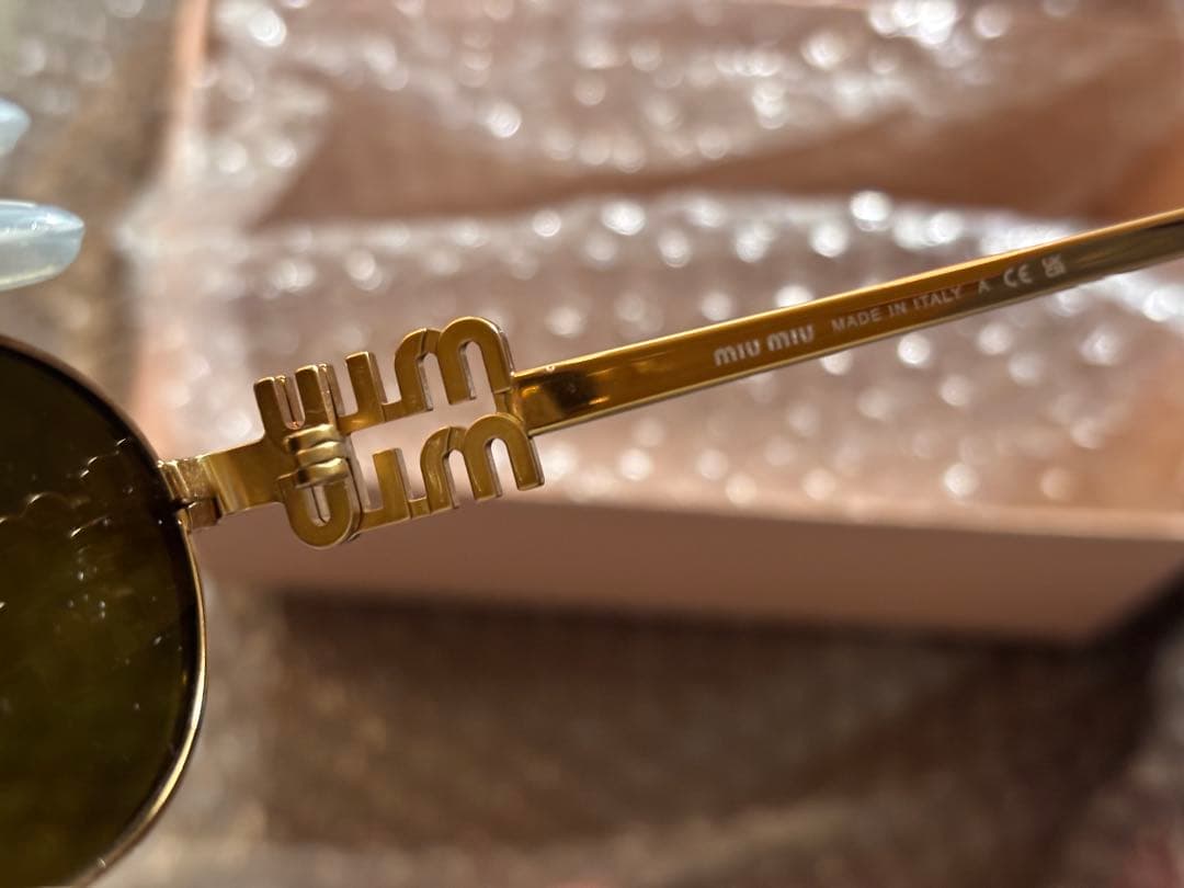 miu miu オーバルフレームサングラス