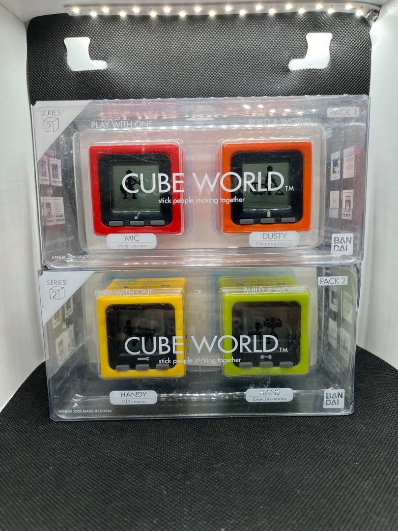 CUBE WORLD キューブワールド　バンダイ　たまごっち