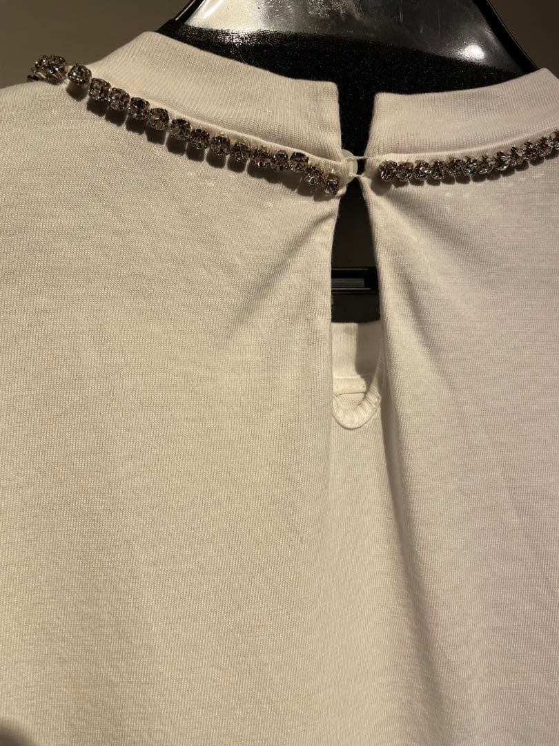 miumiu ロゴTシャツ ほぼ未使用 ビジュー付き白Tシャツ