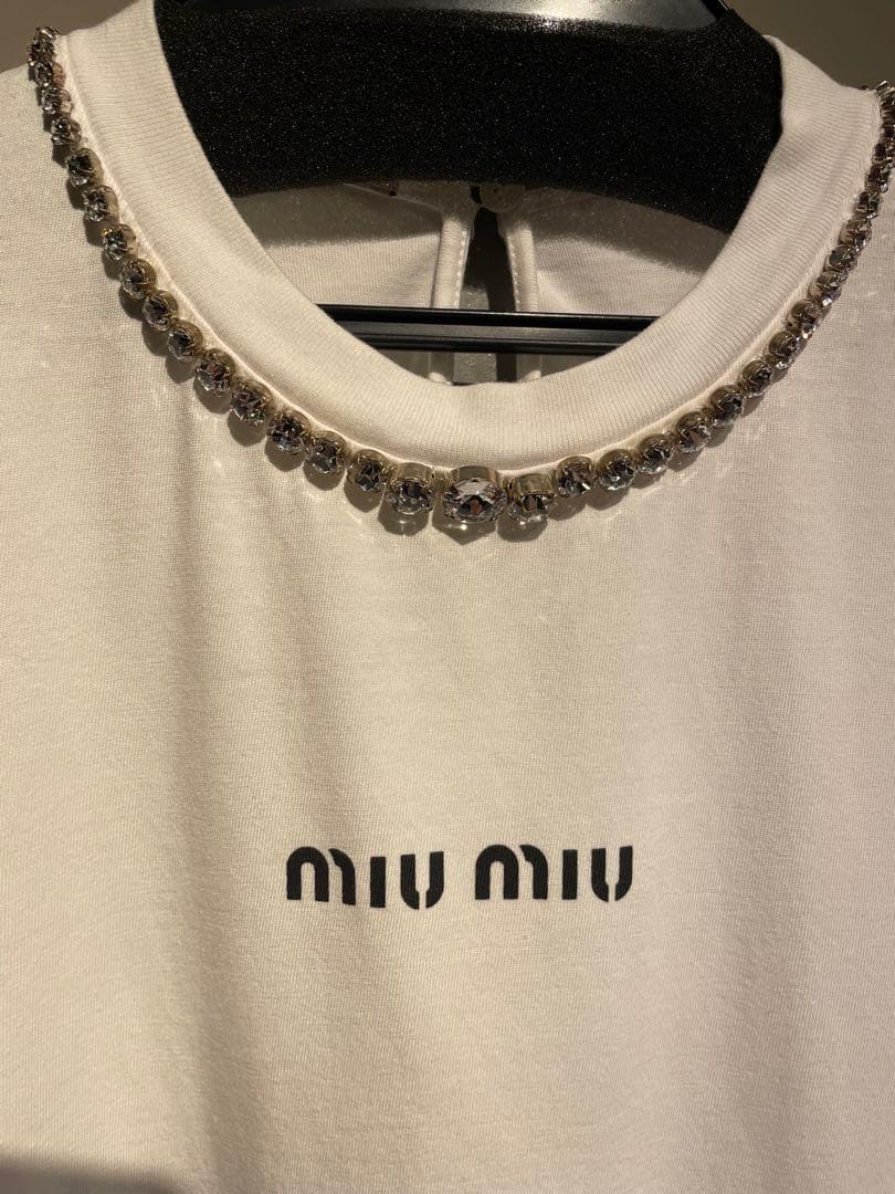 miumiu ロゴTシャツ ほぼ未使用 ビジュー付き白Tシャツ
