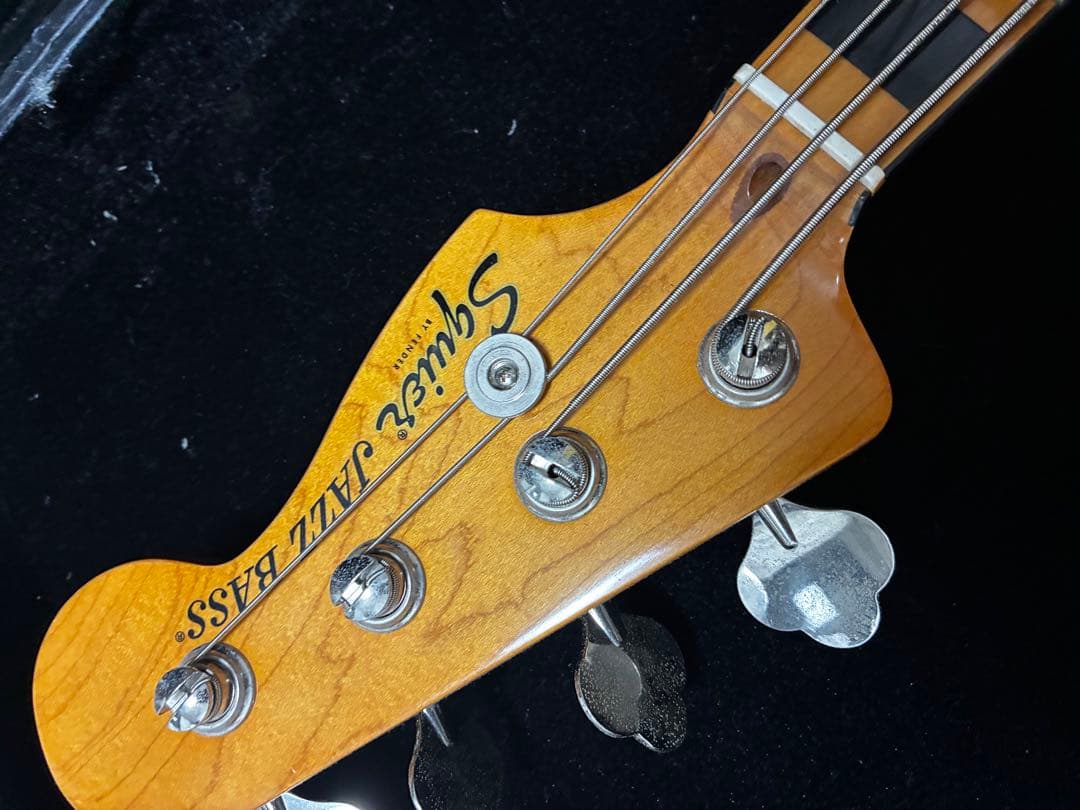 ベース Squier Classic Vibe '70s Jazz Bass